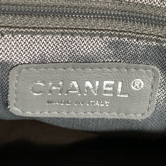 CHANEL black quilted lambskin CAMERA BAG purse - Picture 2 of 16